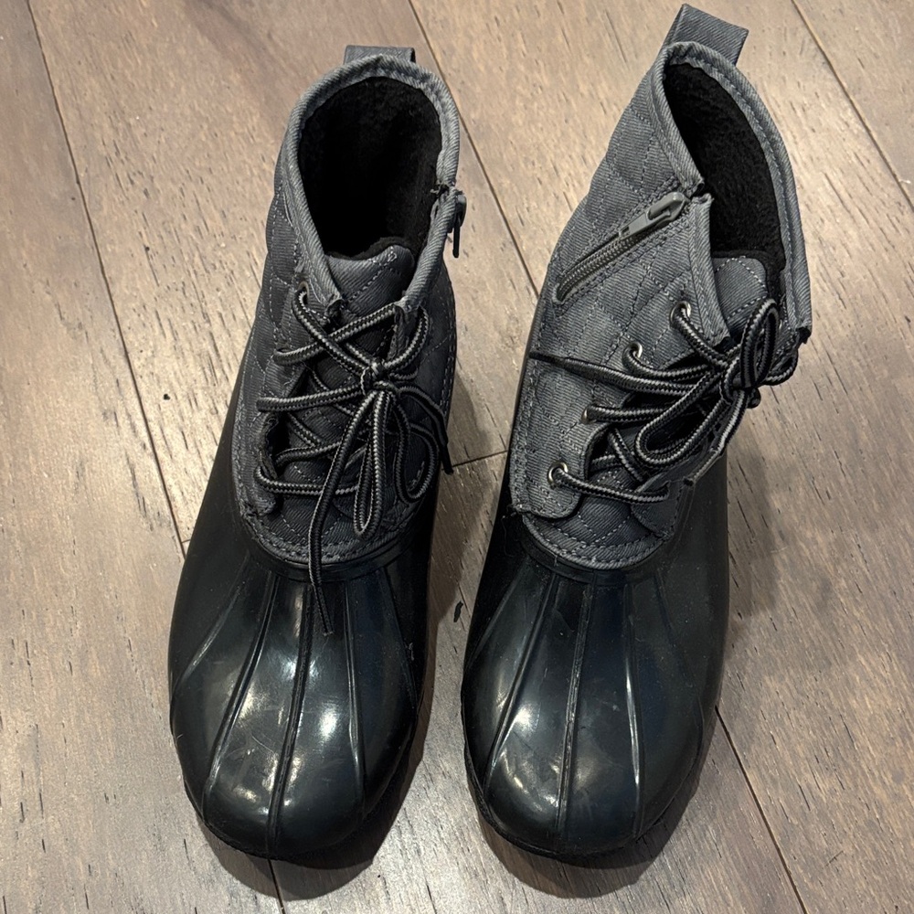 Magellan Outdoors Black and Gray Dress Boots